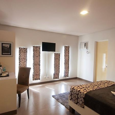 Avenue One Hotel Upper Digos Exterior foto
